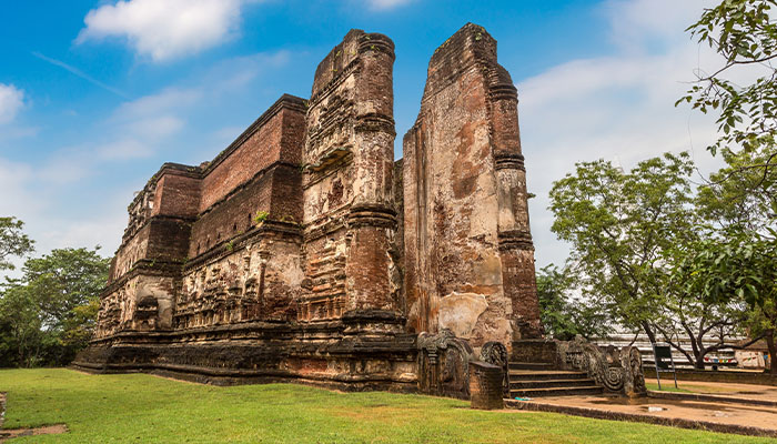 Temple Trail: Gadaladeniya / Embekke / Lankatilaka